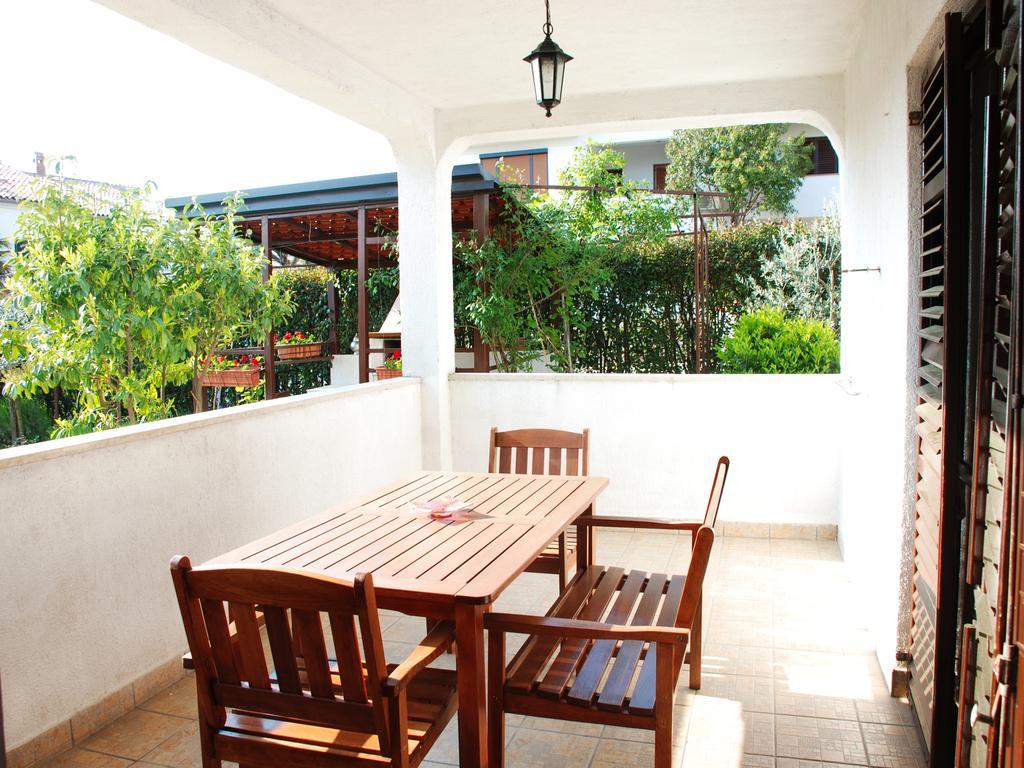 Nada Apartments Porec Bagian luar foto