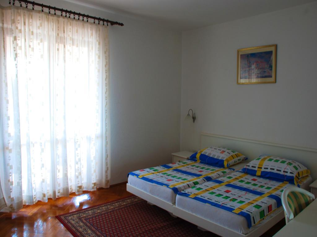 Nada Apartments Porec Bagian luar foto