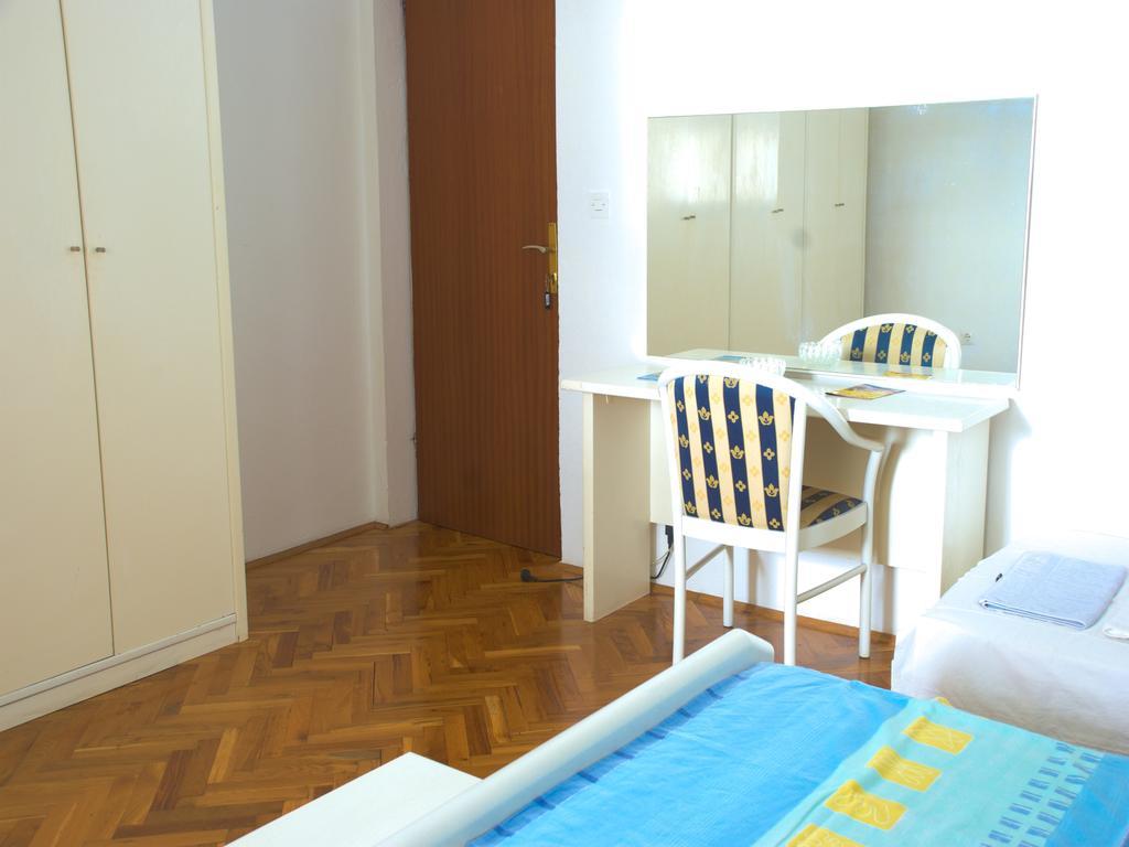 Nada Apartments Porec Bagian luar foto