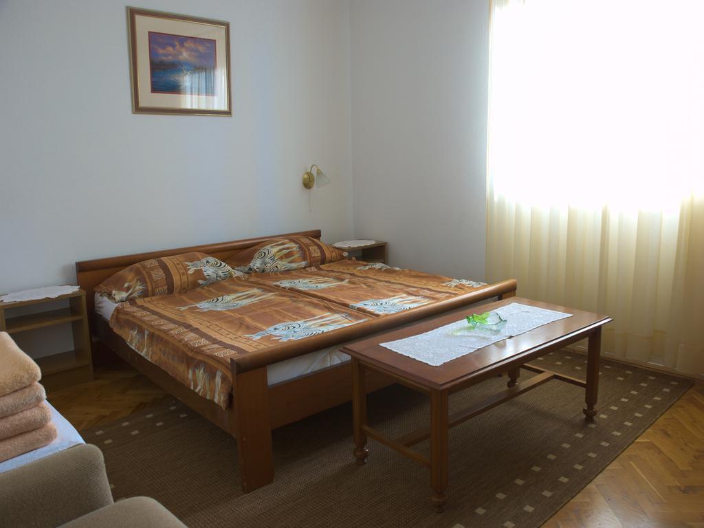 Nada Apartments Porec Bagian luar foto