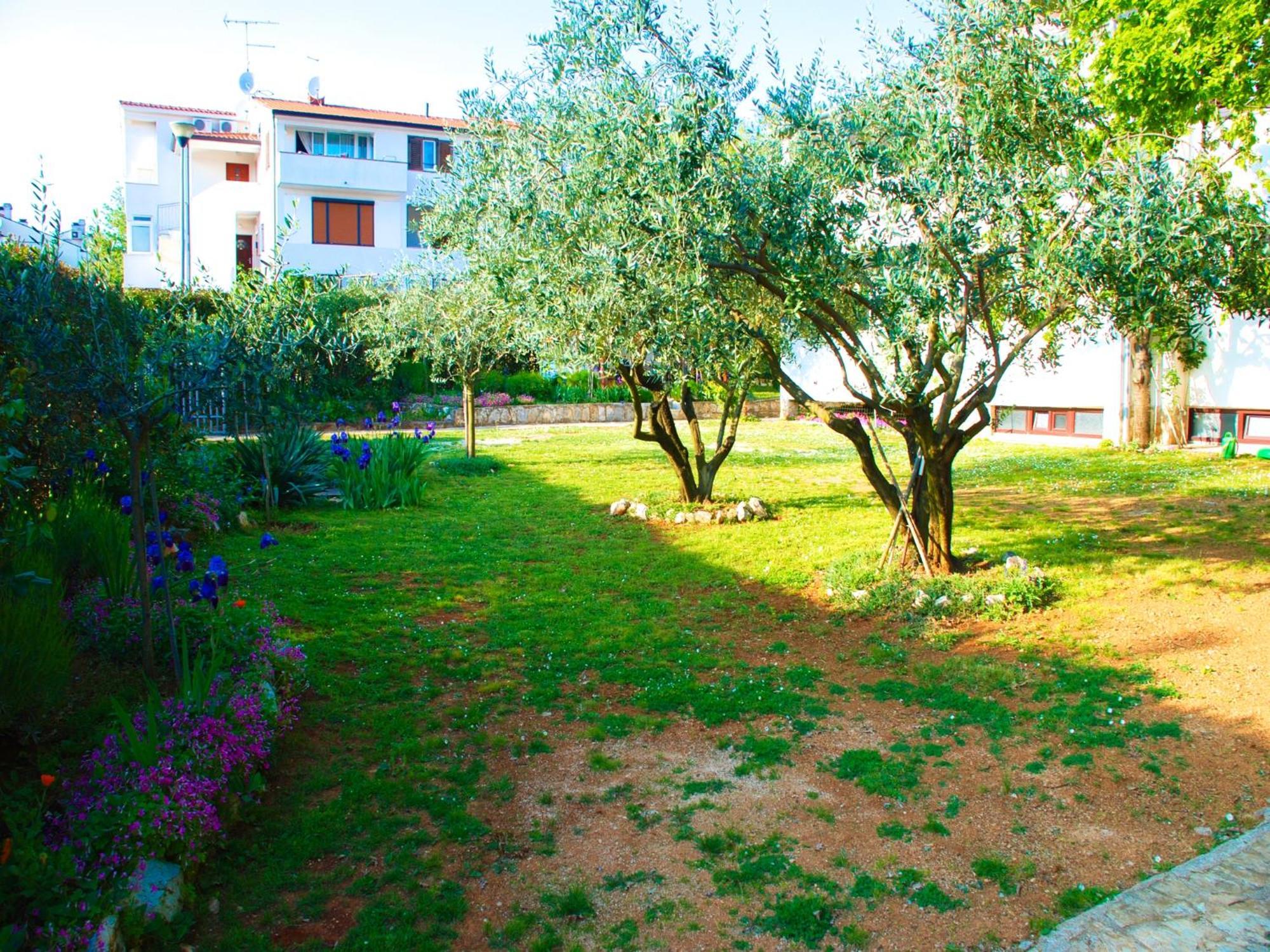 Nada Apartments Porec Bagian luar foto