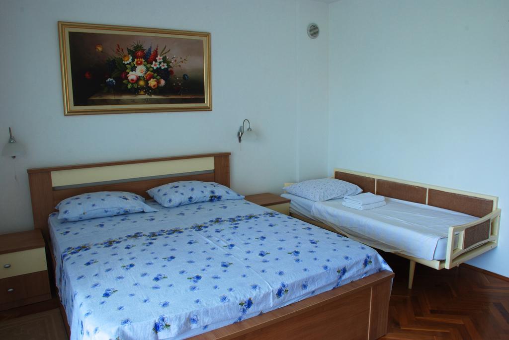Nada Apartments Porec Bagian luar foto