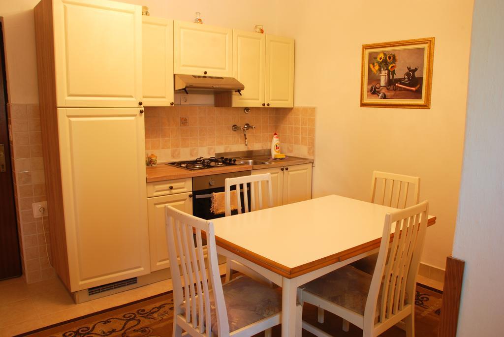 Nada Apartments Porec Bagian luar foto